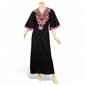Vintage 1970's Caro of Honolulu Floral Embroidered Maxi Muumuu Caftan Dr…